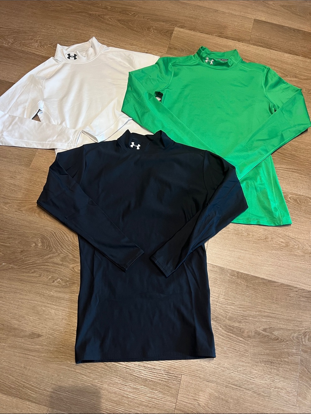 Under Armour Long Sleeve Performance Tops -Black, White, Green Large and X-large